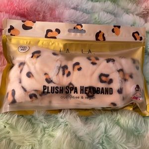 Super cute plush spa headband